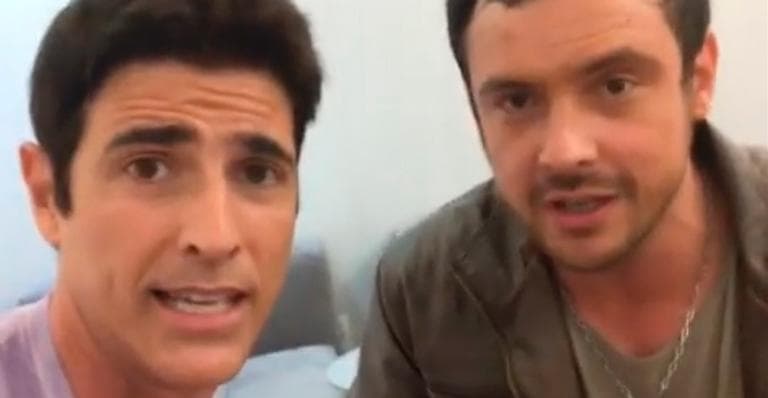Reynaldo Gianecchini e Sergio Guizé soltam a voz, cantam música de Marília Mendonça e brincam: "Bebi, liguei"