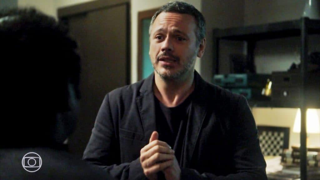 Almeidinha teve o seu segredo revelado na novela Órfãos da Terra, da Globo. (Foto: Reprodução) Almeidinha teve o seu segredo revelado na novela Órfãos da Terra, da Globo. (Foto: Reprodução)
