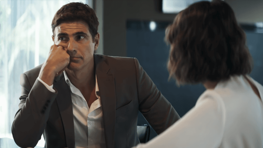Régis (Reynaldo Gianecchini) em cena na novela A Dona do Pedaço, da Globo. Régis (Reynaldo Gianecchini) em cena na novela A Dona do Pedaço, da Globo.