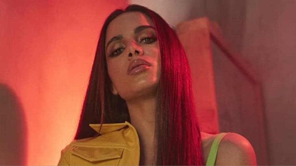 Anitta é detonada e tem postura polêmica ao rebater comentários negativos