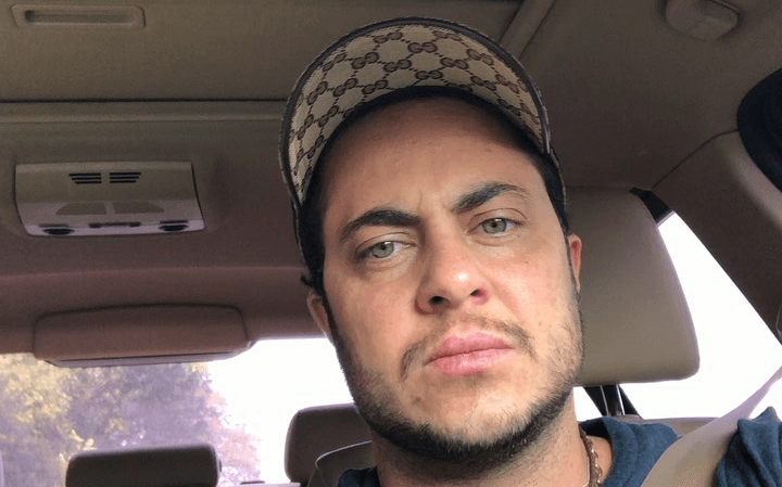 Thammy Miranda pede ajuda de seguidores para amigo ganhar sorteio