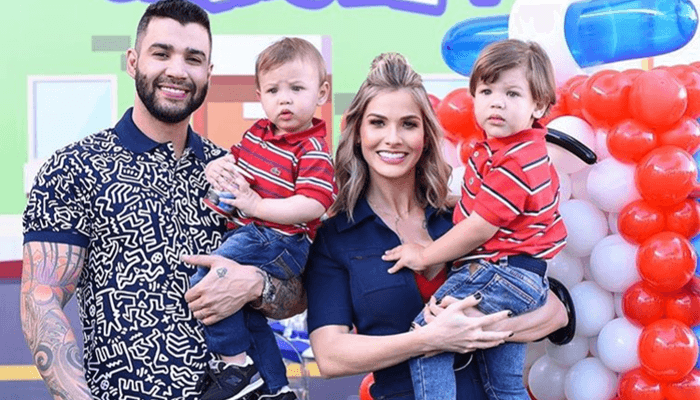 Gusttavo Lima com a esposa, Andressa Suíta, e os filhos, Gabriel e Samuel (Foto: Reprodução/Instagram) Gusttavo Lima com a esposa, Andressa Suíta, e os filhos, Gabriel e Samuel (Foto: Reprodução/Instagram)