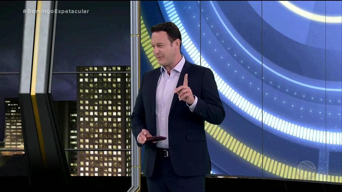 record Eduardo Ribeiro é um dos que assumiram o comando do Domingo Espetacular (Foto: Reprodução/Record TV) record Eduardo Ribeiro é um dos que assumiram o comando do Domingo Espetacular (Foto: Reprodução/Record TV)