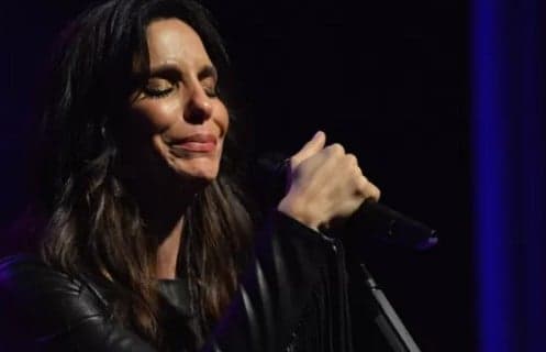 Ivete e Daniela Mercury são pegas juntas em terreiro e contam o motivo