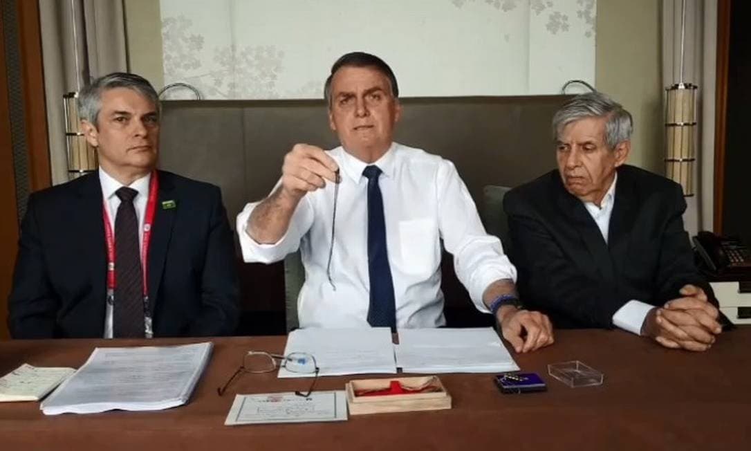 Jair Bolsonaro carlos bolsonaro flávio bolsonaro Jair Bolsonaro carlos bolsonaro flávio bolsonaro