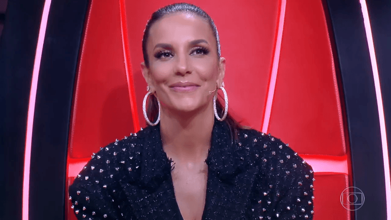 Ivete Sangalo quebra protocolo e expõe as filhas gêmeas como você nunca viu