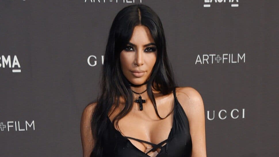 Kim Kardashian abusa do photoshop e vira piada por conta de foto polêmica