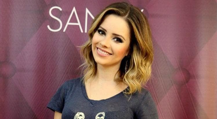 Sandy agradece carinho dos fãs após fazer show doente: "Isso me deu forças"