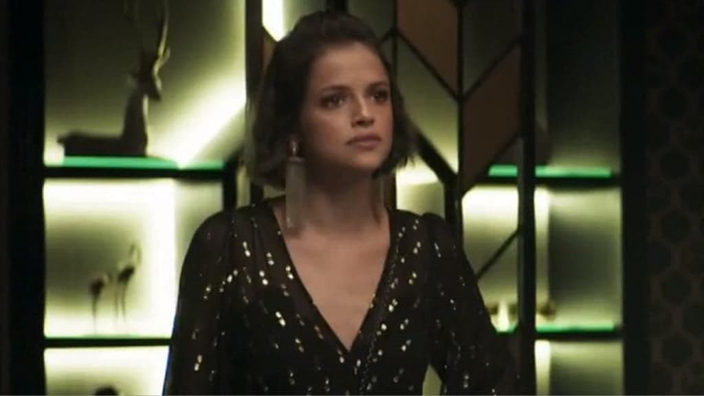 Josiane em A Dona do Pedaço, será descoberta em crime contra própria mãe (Imagem: Reprodução) Josiane em A Dona do Pedaço, será descoberta em crime contra própria mãe (Imagem: Reprodução)