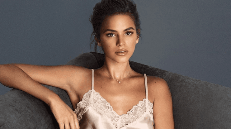 Bruna Marquezine se torna vítima da ação de criminosos e fotos íntimas da atriz são exigidas
