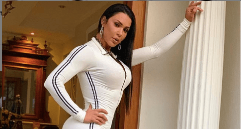 Gracyanne Barbosa perde a vergonha e exibe marquinhas sensuais na internet