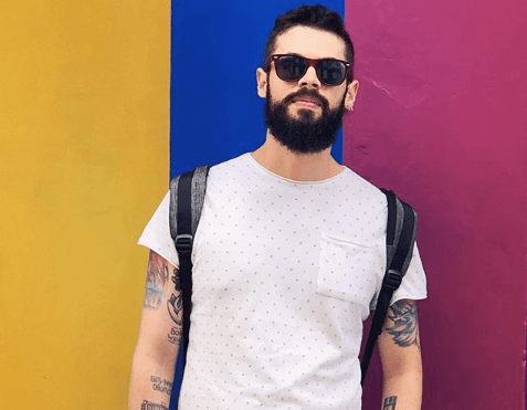 O repórter da Globo, Cauê Fabiano, que é famoso por apresentar o G1 em um minuto surpreendeu os telespectadores ao debochar de Faustão publicamente 