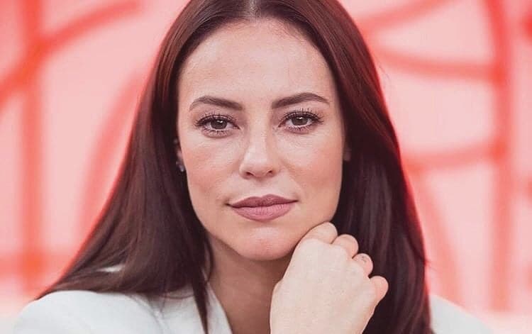 Paolla Oliveira radicaliza e surge loiríssima em reta final de A Dona do Pedaço