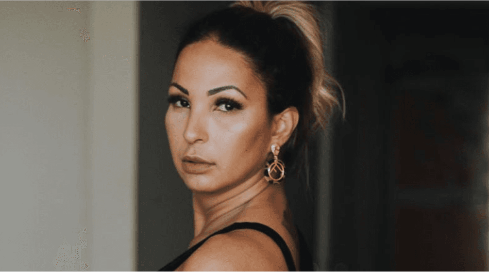 Valesca Popozuda passa do ponto e surge em vídeo proibidão com pênis na boca