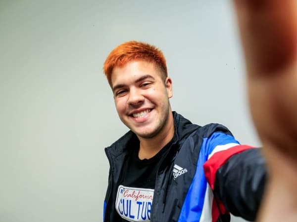 Álvaro Xaro, o Alvxaro, beijou Viih Tube em festa (Reprodução) Álvaro Xaro, o Alvxaro, beijou Viih Tube em festa (Reprodução)