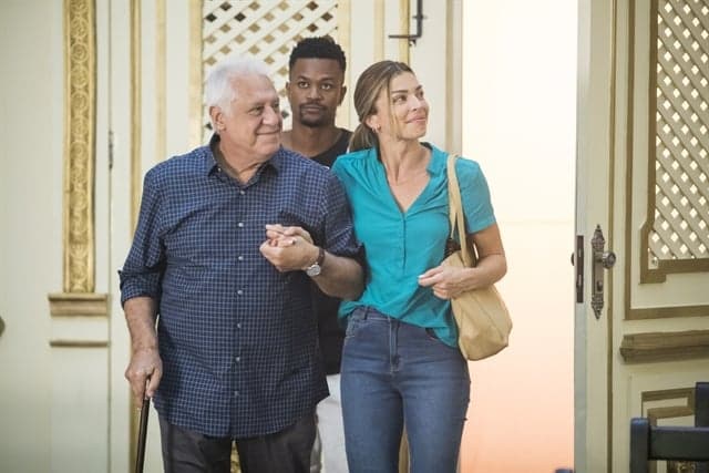 Alberto (Antonio FagundeAlberto (Antonio Fagundes) com Paloma (Grazi Massafera) e Ramon (David Junior) em cena da novela Bom Sucesso (Foto: Globo/João Miguel Júnior)s) com Paloma (Grazi Massafera) e Ramon (David Junior) em cena de Bom Sucesso (Foto: Globo/João Miguel Júnior) Alberto (Antonio FagundeAlberto (Antonio Fagundes) com Paloma (Grazi Massafera) e Ramon (David Junior) em cena da novela Bom Sucesso (Foto: Globo/João Miguel Júnior)s) com Paloma (Grazi Massafera) e Ramon (David Junior) em cena de Bom Sucesso (Foto: Globo/João Miguel Júnior)