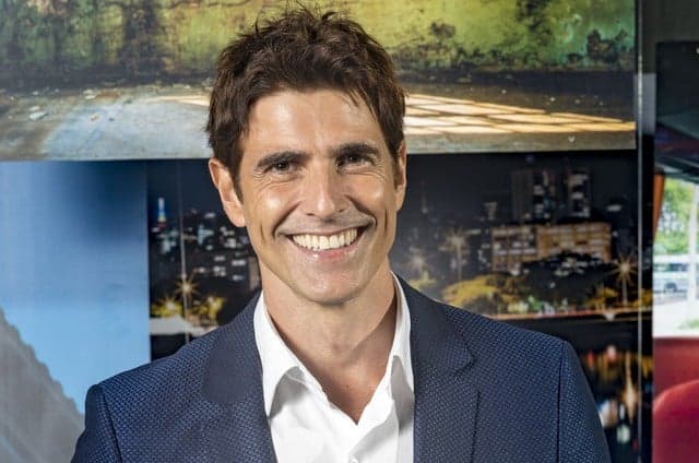Após anos se escondendo, Reynaldo Gianecchini expõe sexuallidade: "Já tive romance com homens"