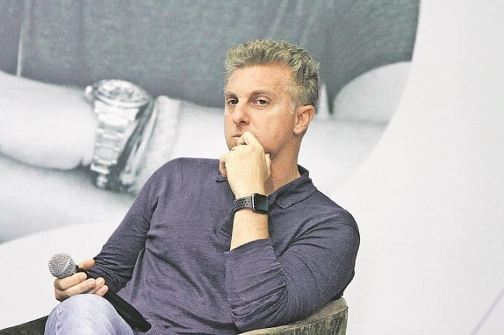 Demissão de Luciano Huck na Globo causa clima de terror e nome da concorrência é anunciado internamente