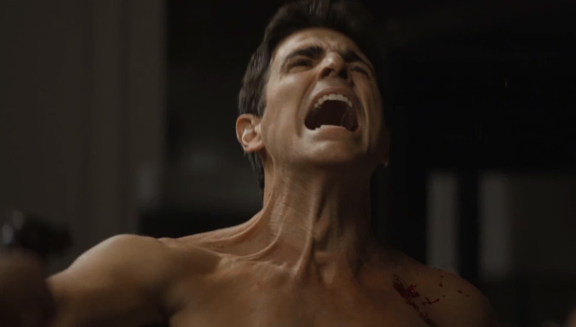 Em 'A Dona do Pedaço', Régis (Reynaldo Gianecchini) leva um tiro de Maria da Paz (Juliana Paes) — Foto: TV Globo Em 'A Dona do Pedaço', Régis (Reynaldo Gianecchini) leva um tiro de Maria da Paz (Juliana Paes) — Foto: TV Globo