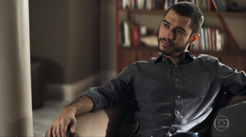 Camilo (Lee Taylor) em cena na novela A Dona do Pedaço, trama das nove da Globo. (Foto: Reprodução) Camilo (Lee Taylor) em cena na novela A Dona do Pedaço, trama das nove da Globo. (Foto: Reprodução)
