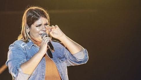 Marília Mendonça dá primeira entrevista após deixar os palcos: 'Tive de pedir ajuda'
