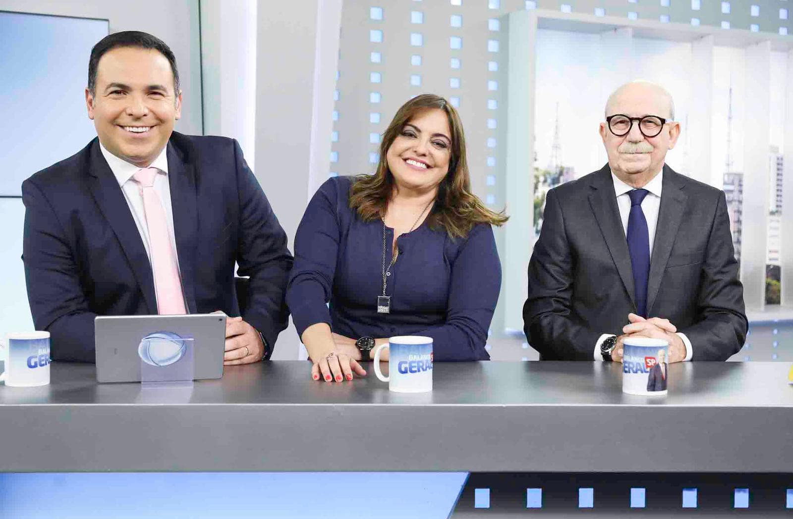 Fabíola Reipert atualmente é sucesso de audiência na Record no Balanço Geral dentro da Hora da Venenosa