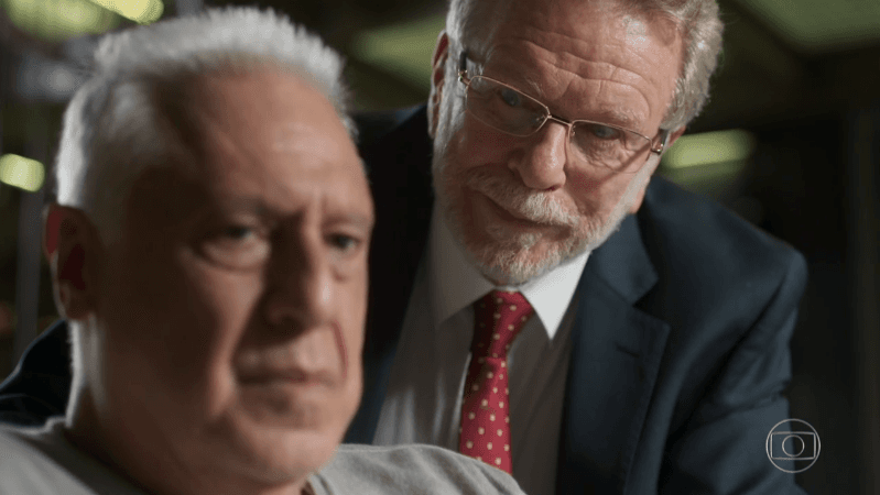 Alberto (Antonio Fagundes) será atormentado pela morte de Eric Feitosa (Jonas Bloch) em Bom Sucesso (Foto: Reprodução/Globo) Alberto (Antonio Fagundes) será atormentado pela morte de Eric Feitosa (Jonas Bloch) em Bom Sucesso (Foto: Reprodução/Globo)