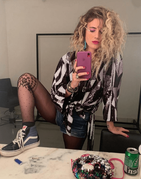 A cantora Ana Cañas surgiu em foto pedindo a legalização da maconha (Foto: Reprodução) A cantora Ana Cañas surgiu em foto pedindo a legalização da maconha (Foto: Reprodução)