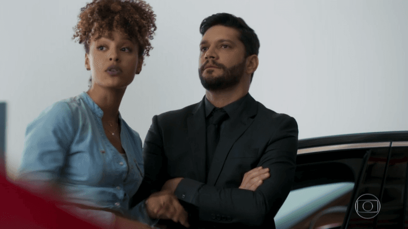 Gisele (Sheron Menezzes) e Diogo (Armando Babaioff) serão surpreendidos por Marcos em Bom Sucesso (Foto: Reprodução/Globo) Gisele (Sheron Menezzes) e Diogo (Armando Babaioff) serão surpreendidos por Marcos em Bom Sucesso (Foto: Reprodução/Globo)