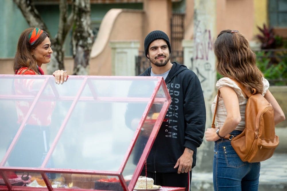 Maria da Paz (Juliana Paes), Rock (Caio Castro) e Joana (Bruna Hamú) contracenando em A Dona do Pedaço (Reprodução: Rede Globo) Maria da Paz (Juliana Paes), Rock (Caio Castro) e Joana (Bruna Hamú) contracenando em A Dona do Pedaço (Reprodução: Rede Globo)