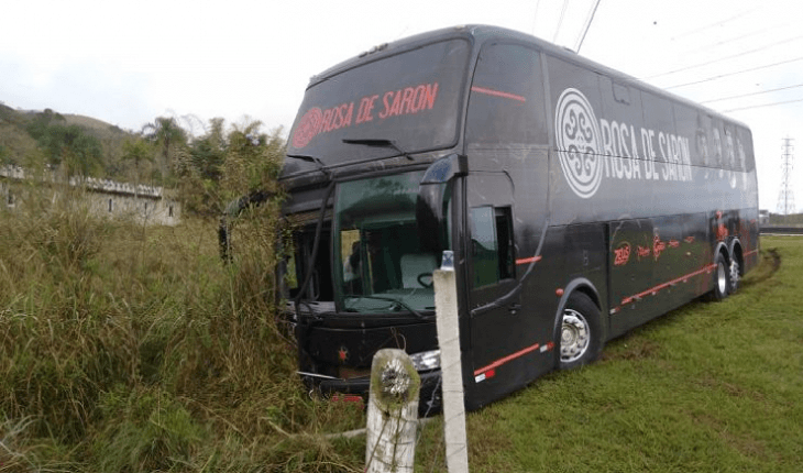 Ônibus da banda Rosa de Saron se envolveu em acidente fatal que terminou em morte Ônibus da banda Rosa de Saron se envolveu em acidente fatal que terminou em morte