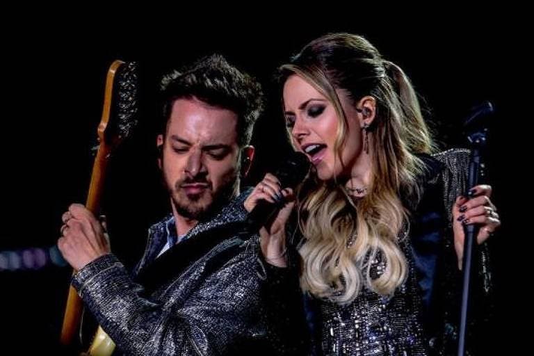 Sandy e Junior durante show em São Paulo (Foto: Divulgação) Sandy e Junior durante show em São Paulo (Foto: Divulgação)