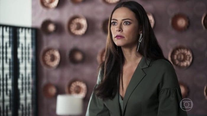 Paolla Oliveira radicaliza, muda cor dos cabelos e surge de forma chocante na reta final de A Dona do Pedaço