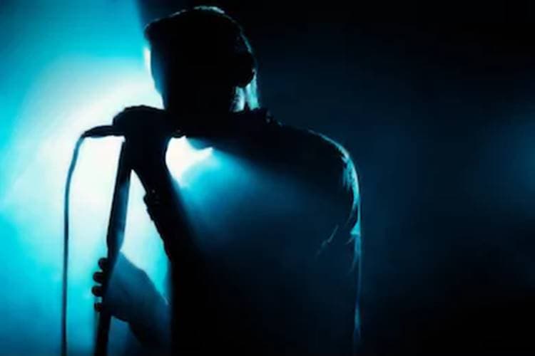 Cantor gospel implora por ajuda divina após descobrir grave doença e faz revelação devastadora