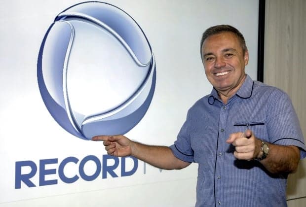 Record falará com família para decidir futuro de Gugu no canal