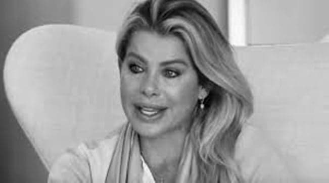 Karina Bacchi lamenta a morte do irmão