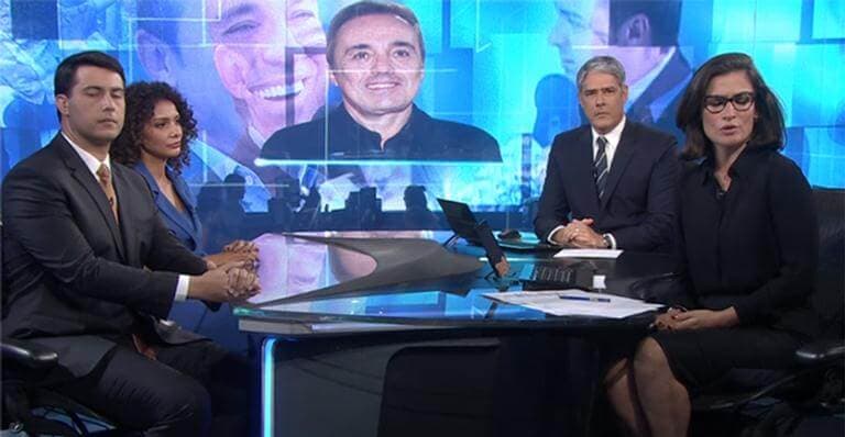 Morte de Gugu foi anunciada no Jornal Nacional (Foto: Reprodução/Globo) Morte de Gugu foi anunciada no Jornal Nacional (Foto: Reprodução/Globo)
