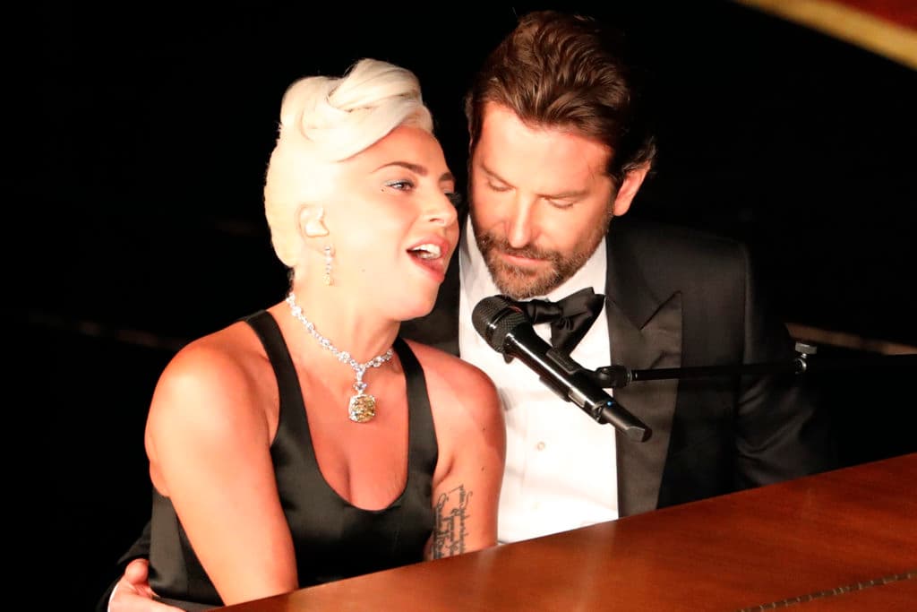 Lady Gaga revela detalhes de romance com Bradley Cooper e afirma: "Estávamos apaixonados"
