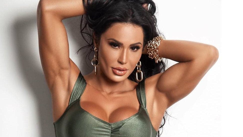 Gracyanne Barbosa abusa de sensualidade, mostra alongamento com funk e leva fãs ao delírio