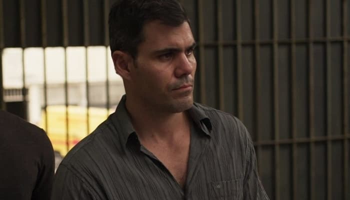 Magno (Juliano Cazarré) será preso em Amor de Mãe após denúncia de Leila (Foto: Reprodução/Globo) Magno (Juliano Cazarré) será preso em Amor de Mãe após denúncia de Leila (Foto: Reprodução/Globo)