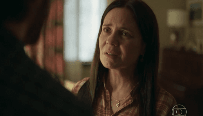 Thelma (Adriana Esteves) em Amor de Mãe (Foto: Reprodução/Globo) Thelma (Adriana Esteves) em Amor de Mãe (Foto: Reprodução/Globo)