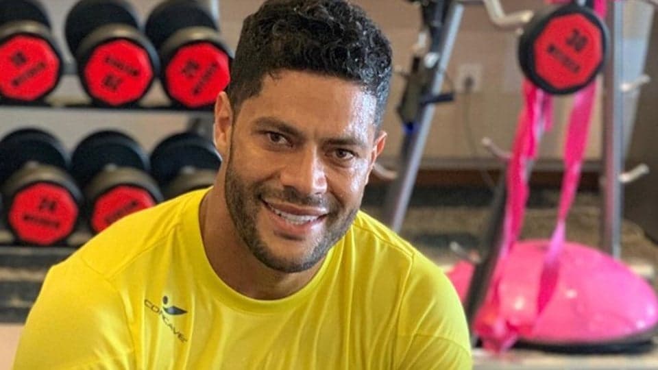 Hulk quebra o silêncio após anunciar namoro com sobrinha da ex: "Amor, respeito e gratidão"