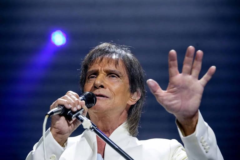 Após xingar público em palco, Roberto Carlos surge arrasado e emociona com cena triste
