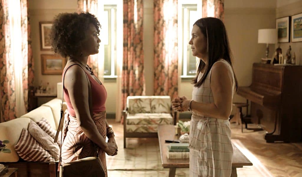 Camila surpreende e vai atrás de Thelma com decisão inesperada, após ser vítima de armação em Amor de Mãe