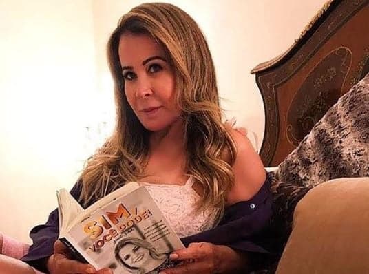A famosa empresária e ex-mulher do cantor sertanejo Zezé Di Camargo, Zilu Godoi causou ao ser pedida em casamento de forma inusitada (Foto: Reprodução/Instagram) A famosa empresária e ex-mulher do cantor sertanejo Zezé Di Camargo, Zilu Godoi causou ao ser pedida em casamento de forma inusitada (Foto: Reprodução/Instagram)