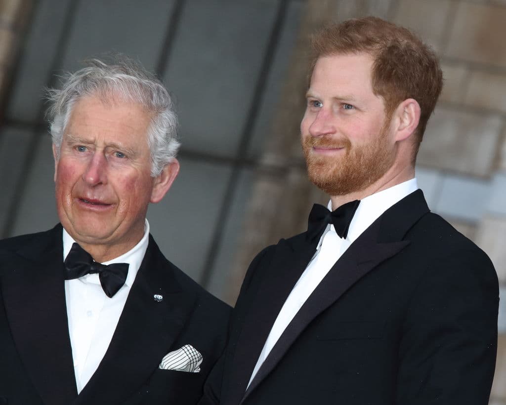 Após renuncia de Harry as funções da realeza, príncipe Charles ameaça cortar sua "mesada"(Foto: Reprodução) Após renuncia de Harry as funções da realeza, príncipe Charles ameaça cortar sua "mesada"(Foto: Reprodução)