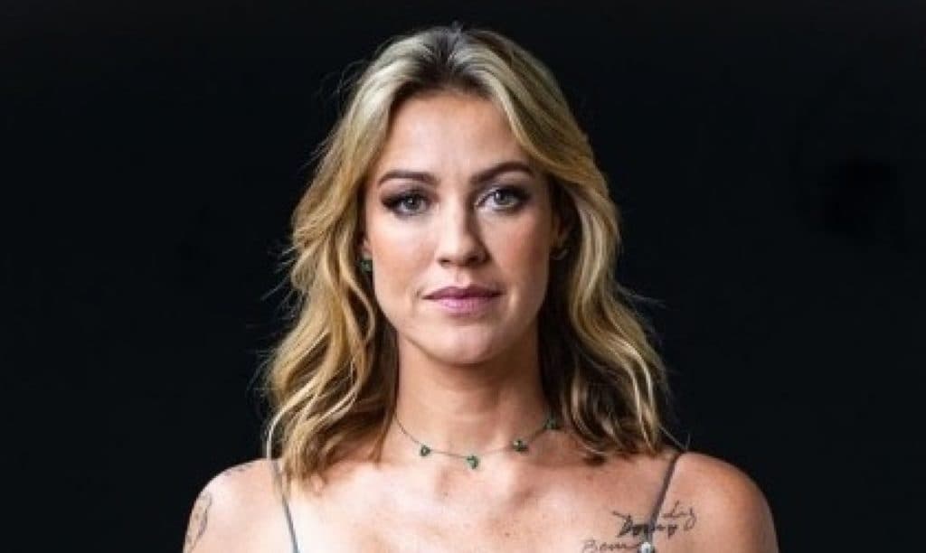 Luana Piovani retorna de viagem, reencontra os filhos, revela novo acordo com Pedro Scooby e dispara: “Estou com saudades”