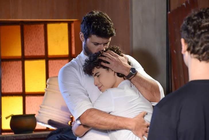 As Aventuras de Poliana: Marcelo tem reencontro emocionante com João e trama muda