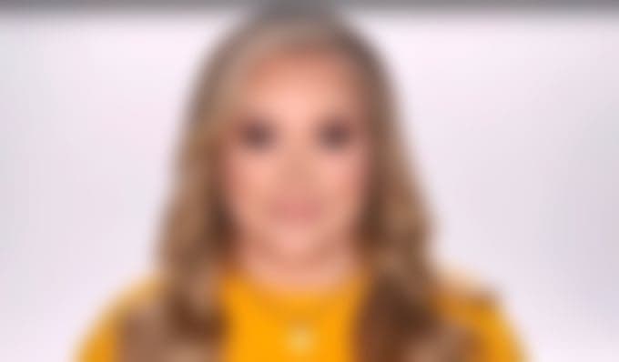 Escândalo! Em vídeo, famosa apresentadora revela que é uma transexual e fãs são totalmente pegos de surpresa