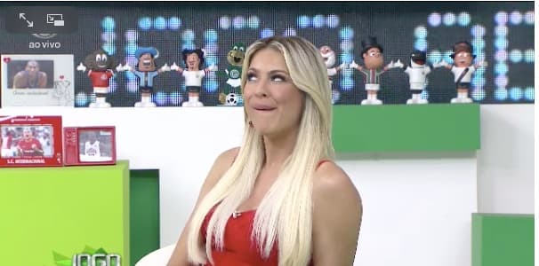 Renata Fan é a apresentadora do Jogo Aberto, programa esportivo da Band (foto: reprodução/TV Bandeirantes) Renata Fan é a apresentadora do Jogo Aberto, programa esportivo da Band (foto: reprodução/TV Bandeirantes)